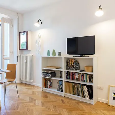 Joivy Homey 1-bed With View Near Citylife Apartment