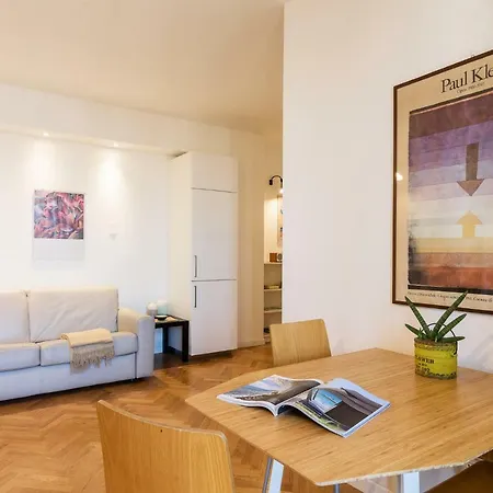 Joivy Homey 1-bed With View Near Citylife Apartment Milan